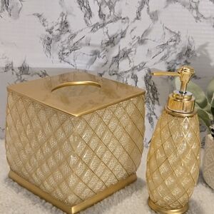 Elegant Gold Bath Accessory Set Tissue Holder And Soap Dispenser